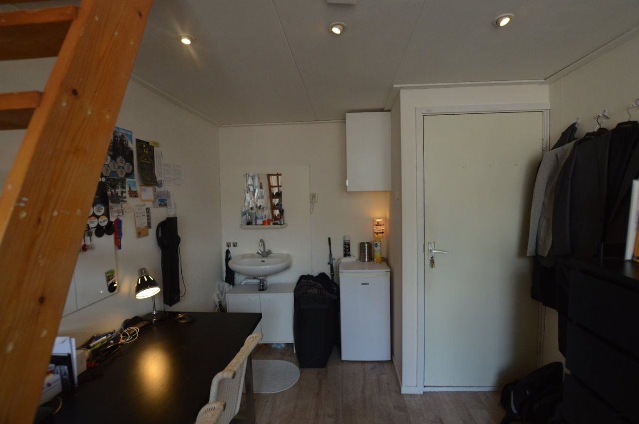 Studentenkamer met eigen wastafel in Zwolle - Afbeelding 1