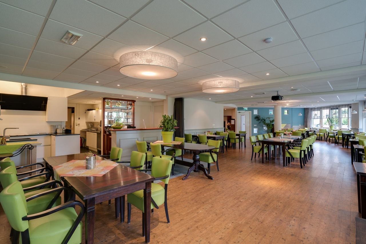 Senior apartment with green views - Image 16