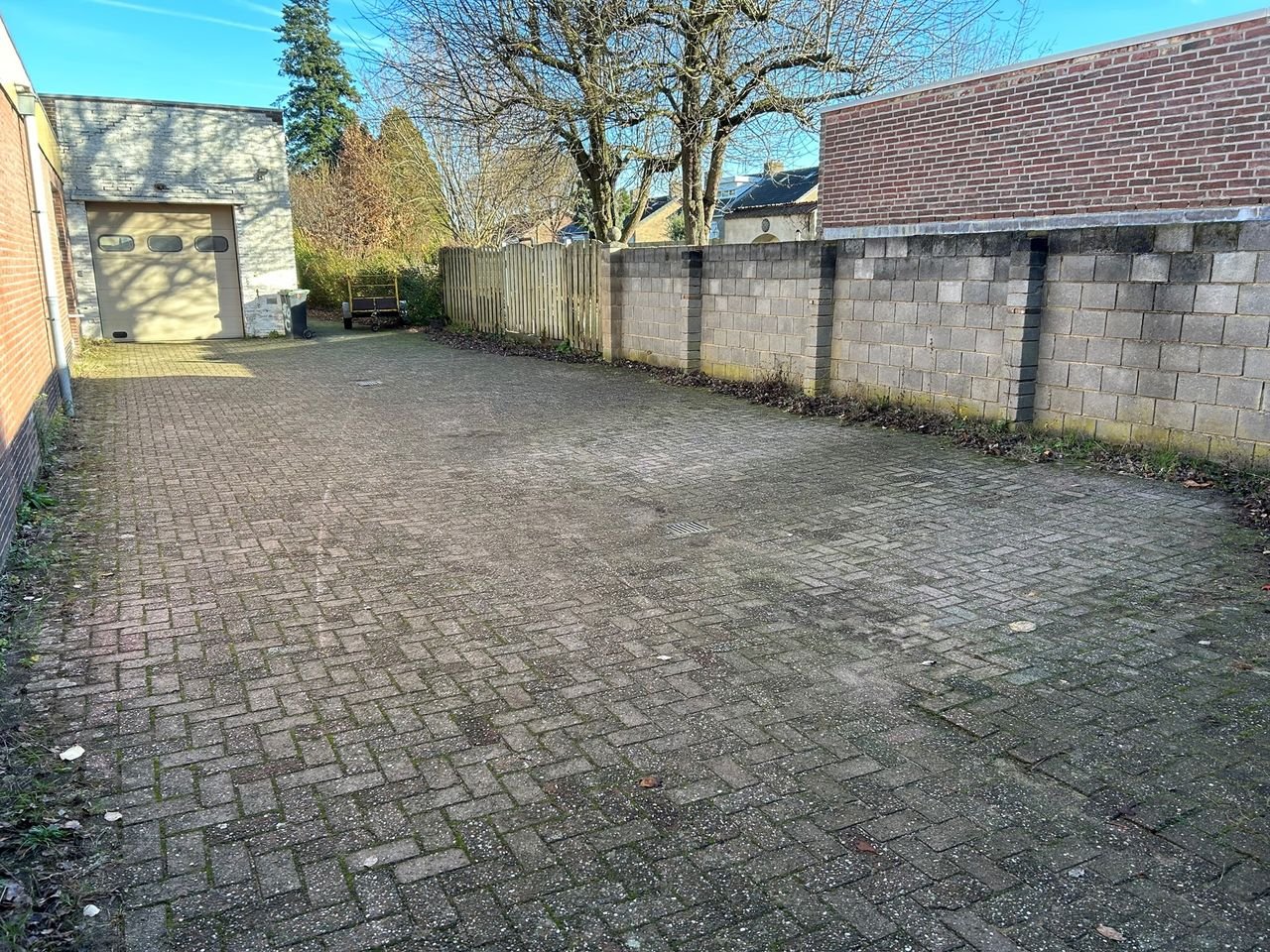 Spacious apartment with parking space in Kerkrade - Image 2