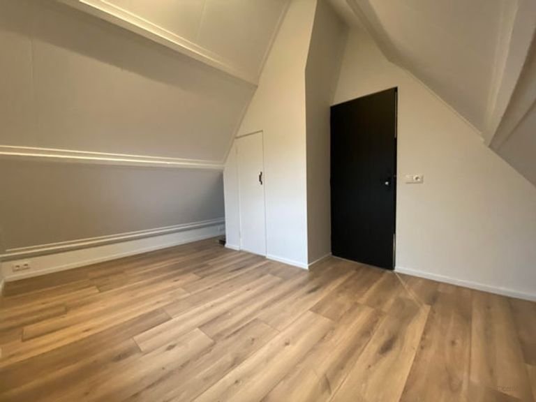 Renovated room in women's house Apeldoorn - Image 9