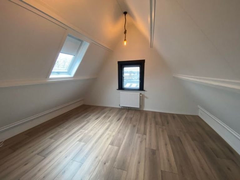 Renovated room in women's house Apeldoorn - Image 4