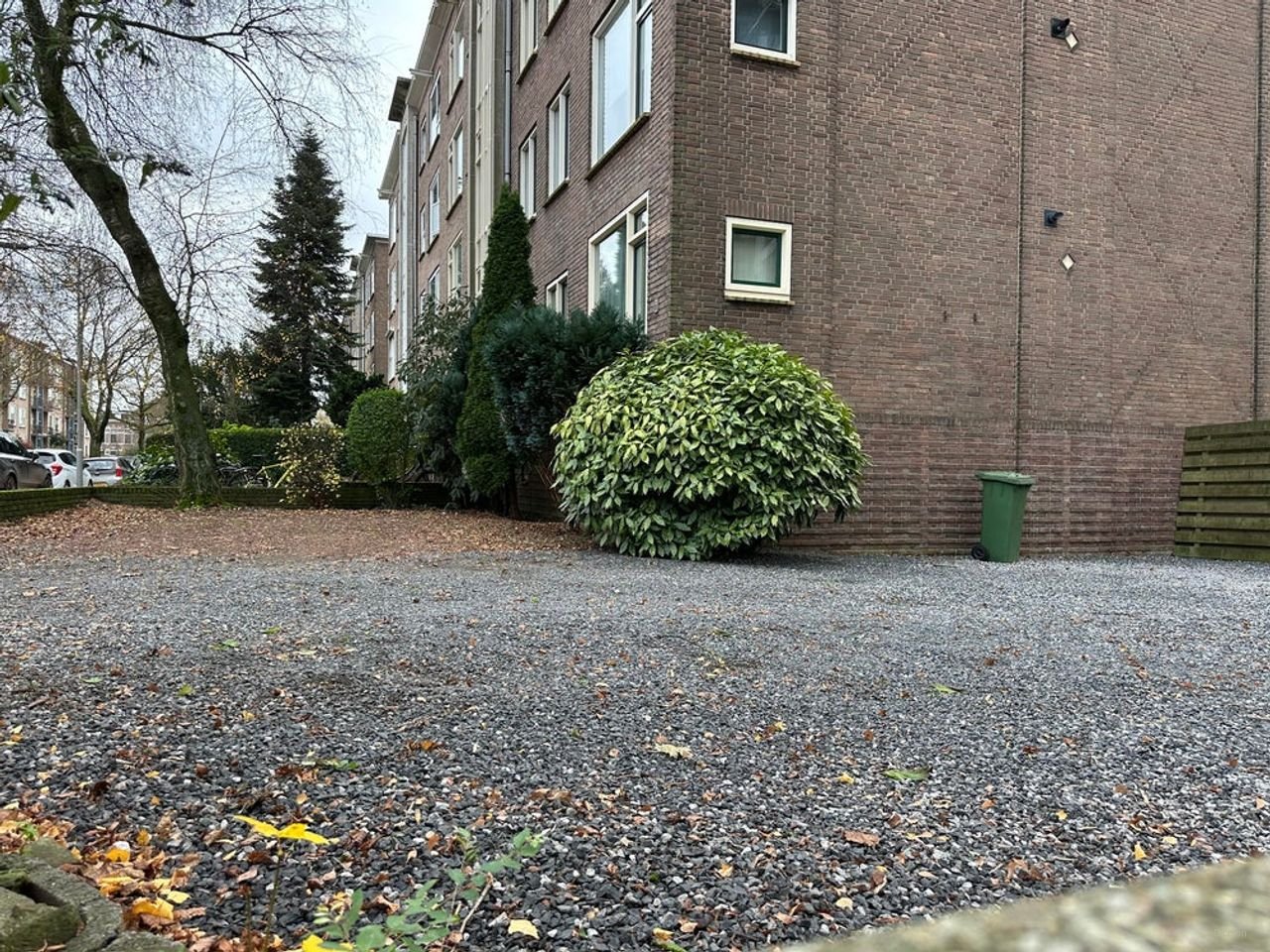 4-room apartment with deep garden - Image 23