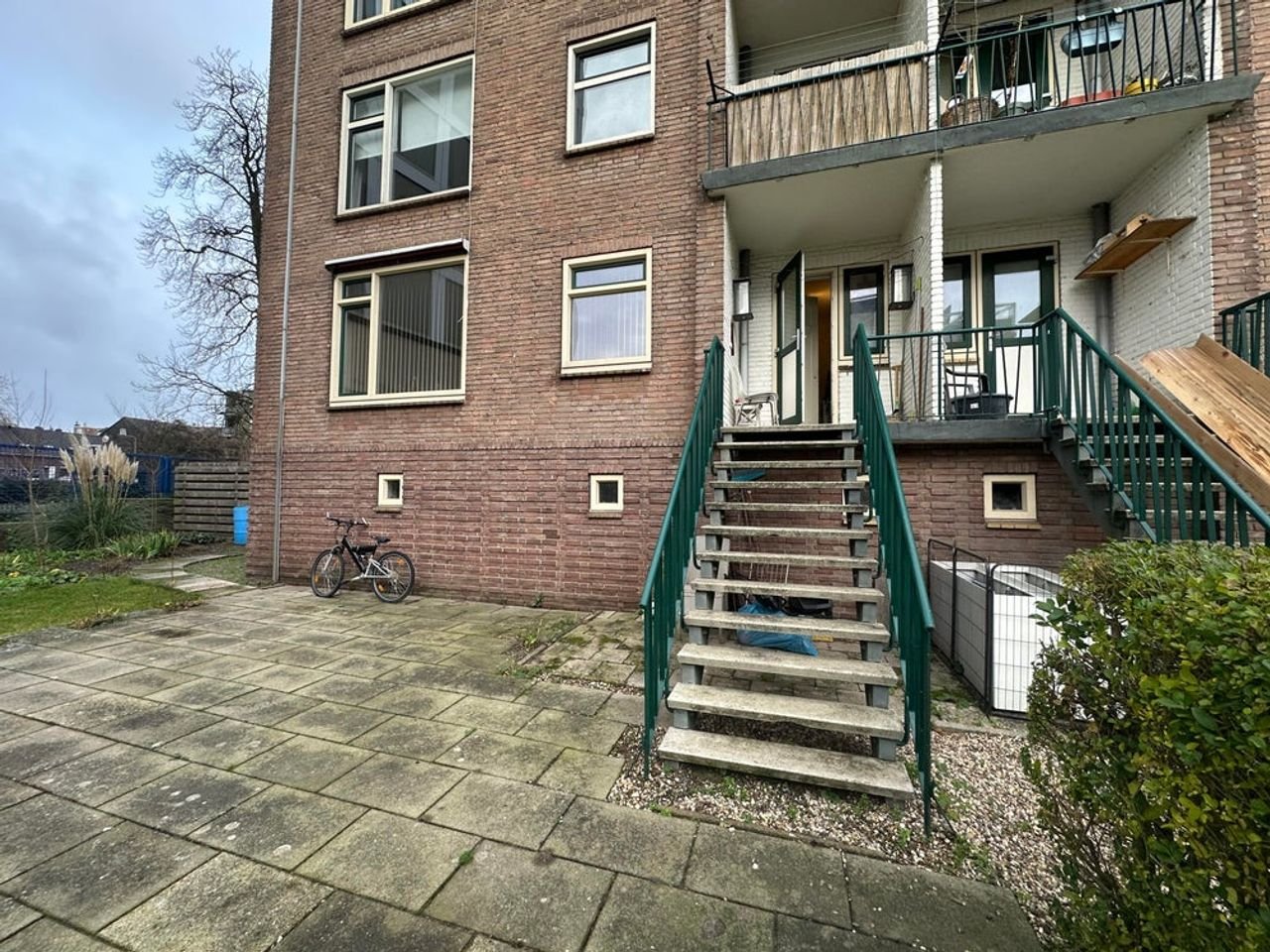 4-room apartment with deep garden - Image 17