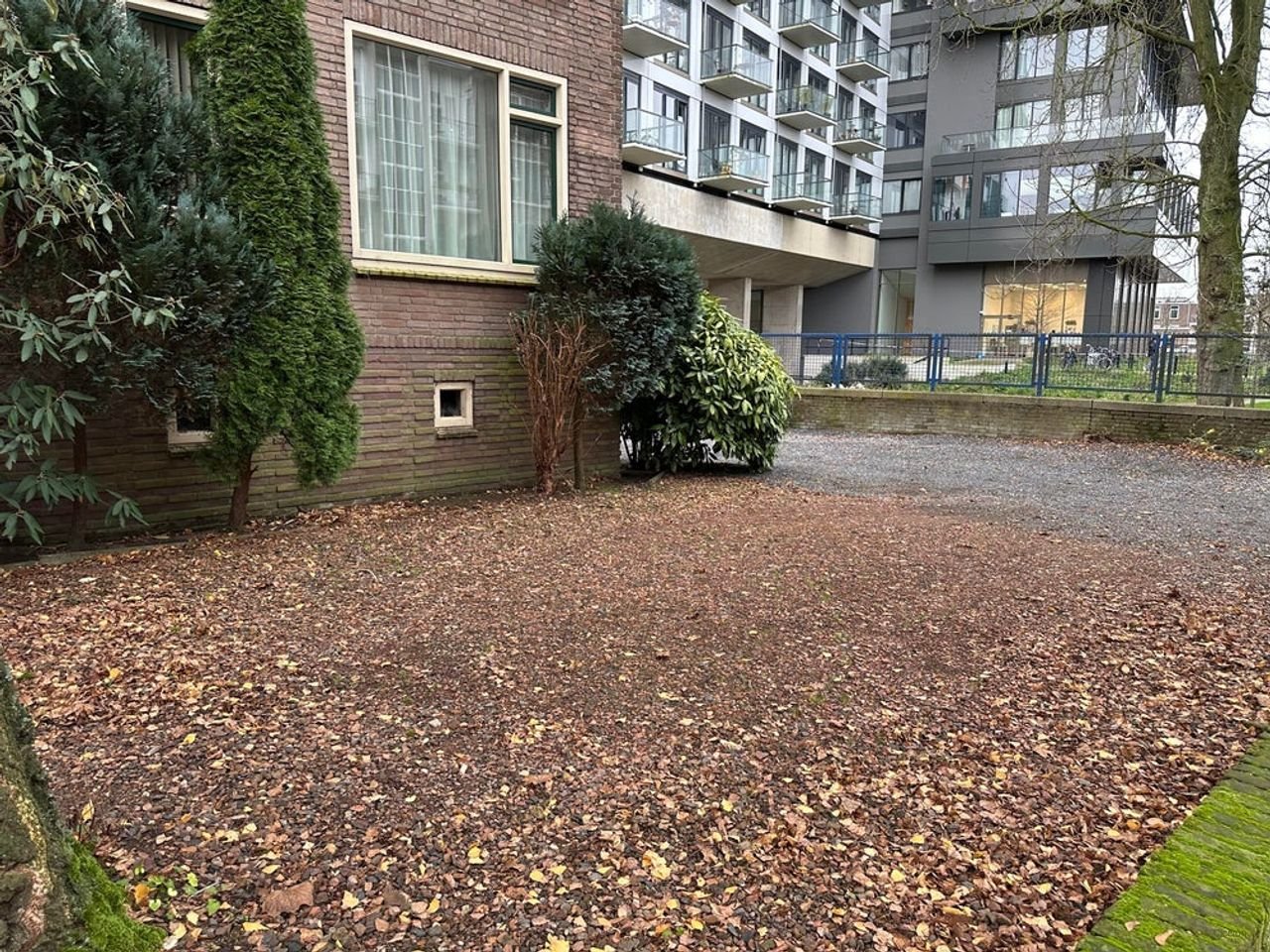 4-room apartment with deep garden - Image 22