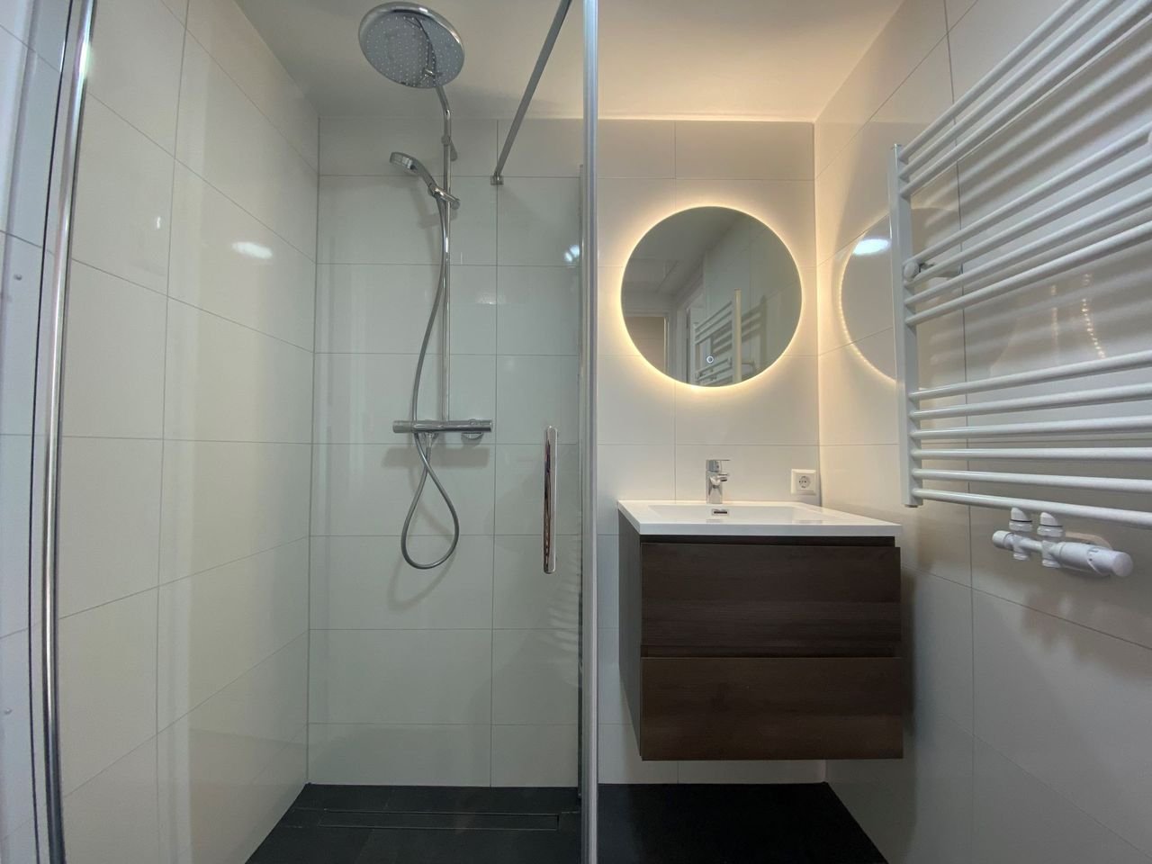 Renovated 2-bedroom apartment with three balconies - Image 9