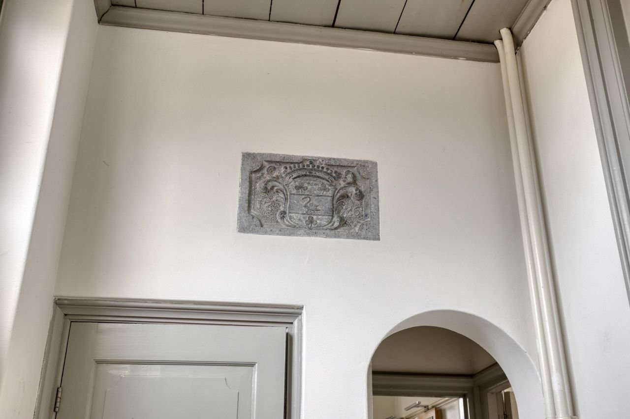 Living in the old town hall with garden - Image 11