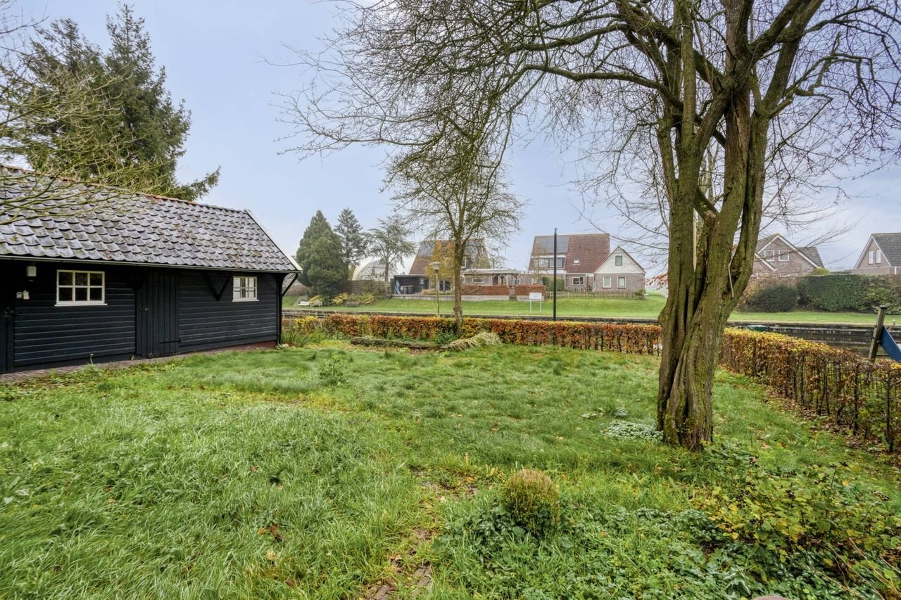 Living in the old town hall with garden - Image 19