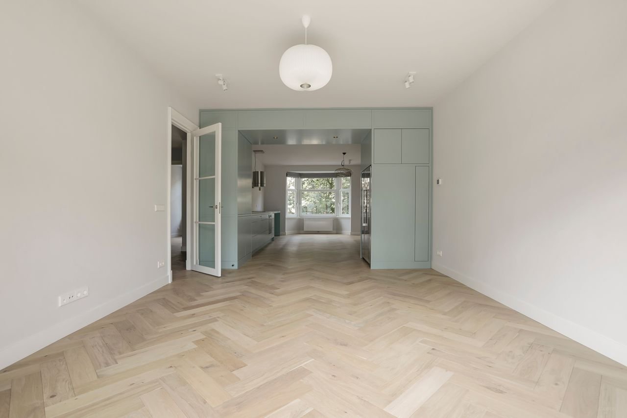 Gerenoveerd 122 m² appartement met 3 slaapkamers in de Apollobuurt - Afbeelding 1