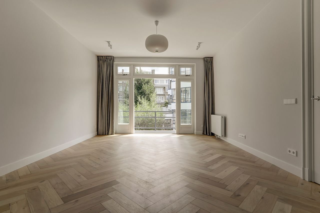 Gerenoveerd 122 m² appartement met 3 slaapkamers in de Apollobuurt - Afbeelding 2
