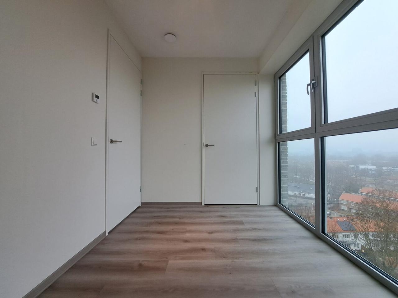Licht 3-kamerappartement met terras in Noord - Afbeelding 12
