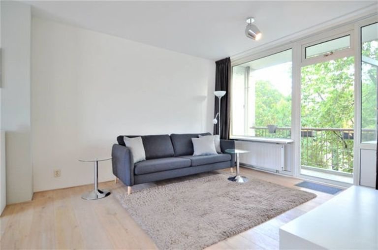 Licht appartement met twee balkons in Buitenveldert - Afbeelding 3