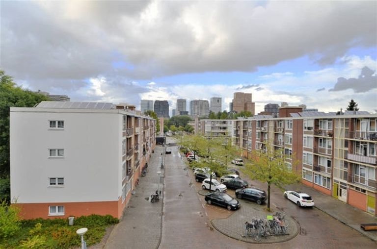 Licht appartement met twee balkons in Buitenveldert - Afbeelding 12