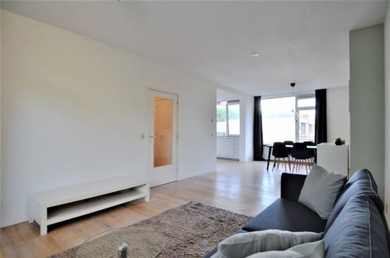 Licht appartement met twee balkons in Buitenveldert - Afbeelding 9