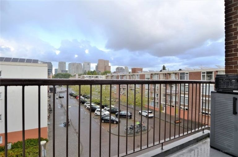 Licht appartement met twee balkons in Buitenveldert - Afbeelding 17