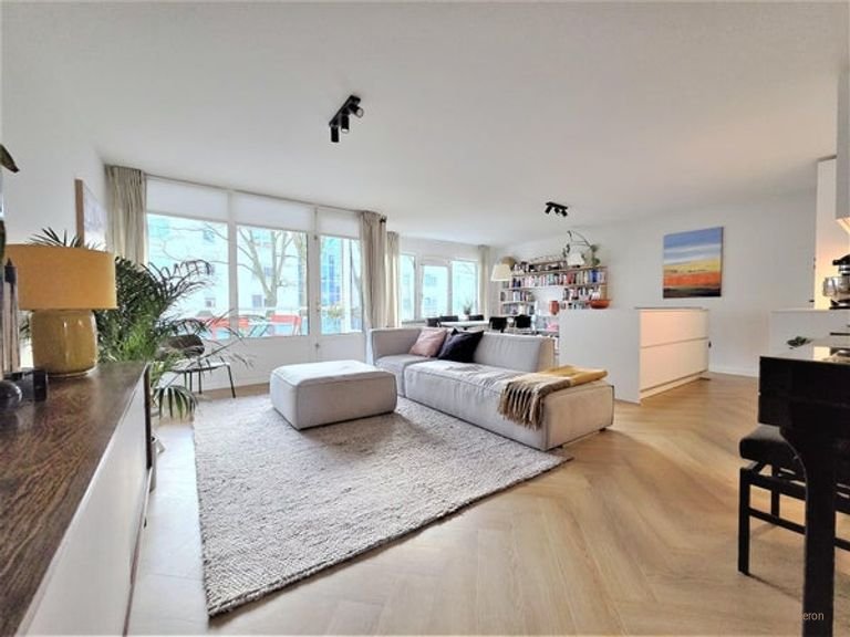 Riant appartement (101 m²) met lift - Afbeelding 1