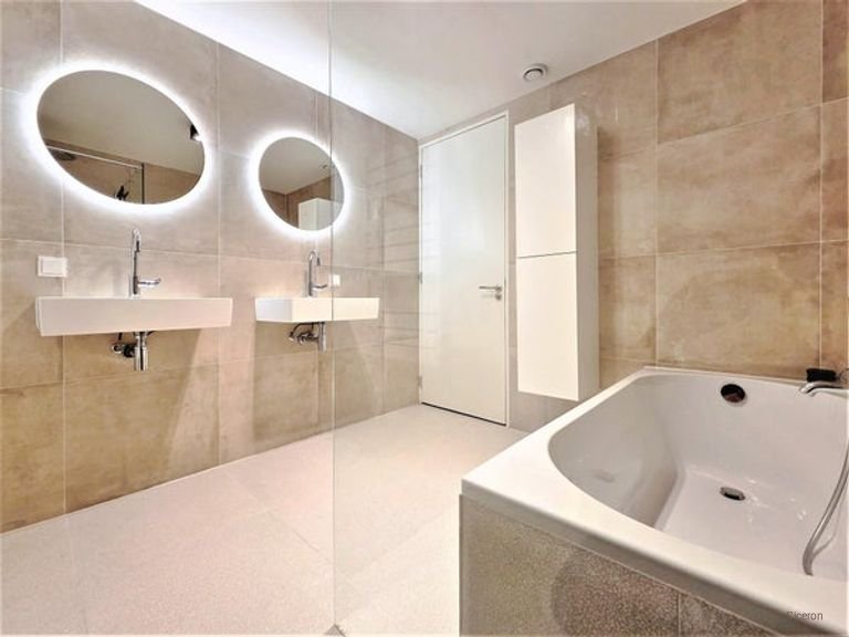 Riant appartement (101 m²) met lift - Afbeelding 29