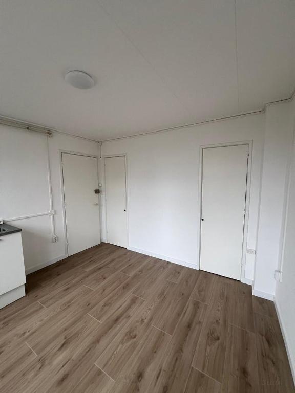 Kamer met aparte slaapkamer en balkon - Afbeelding 4