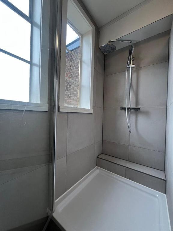 Kamer met aparte slaapkamer en balkon - Afbeelding 8