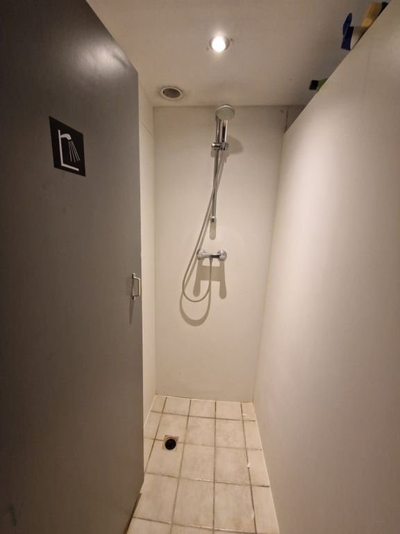 Kamer met wastafel aan Bernoulliplein - Afbeelding 9