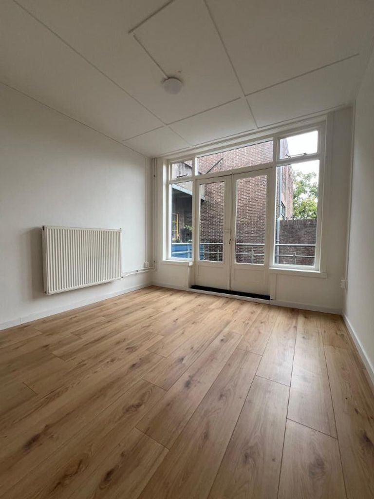 Gerenoveerde kamer aan Bernoulliplein - Afbeelding 1