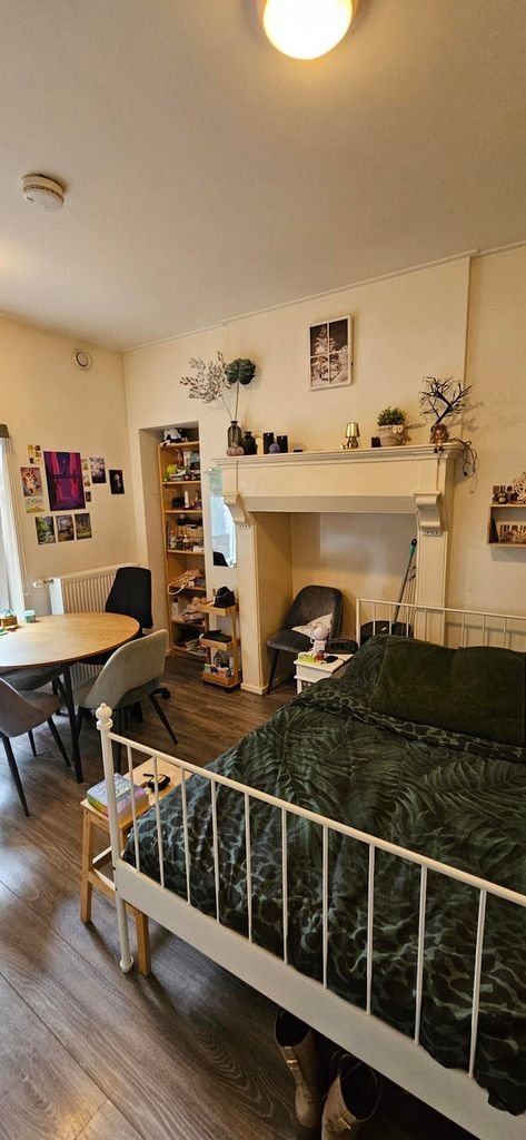Lichte kamer met eigen keuken in Centrum - Afbeelding 2