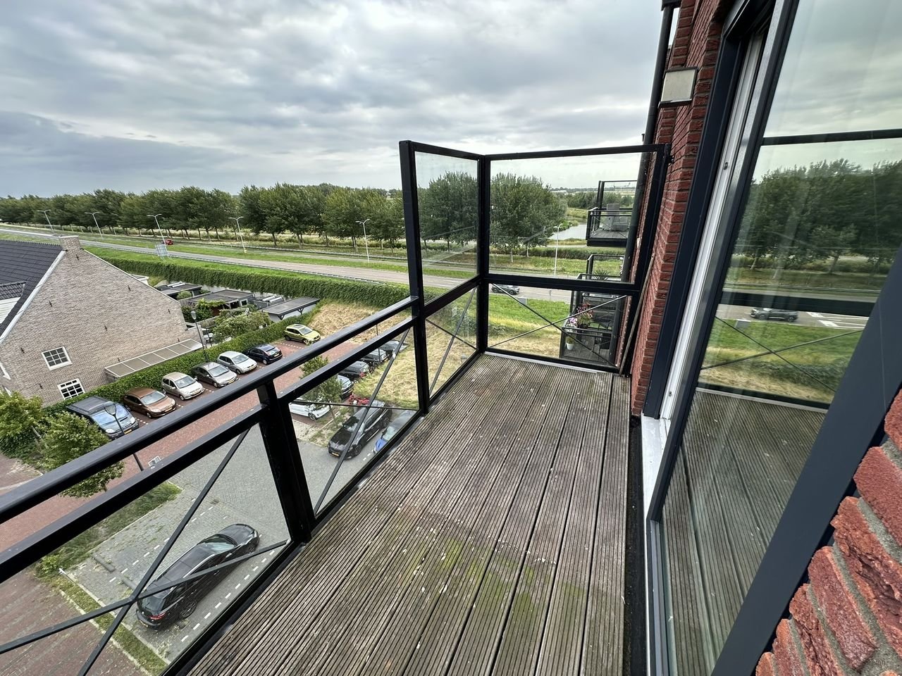 Luxury 2-bedroom apartment in Floriande - Image 17