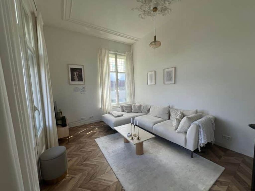 Gas-free living with private parking space - Image 2