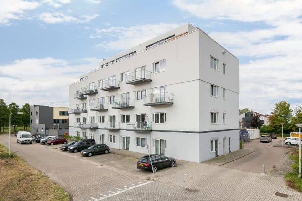 Apartment (50m²) with private balcony - Image 2