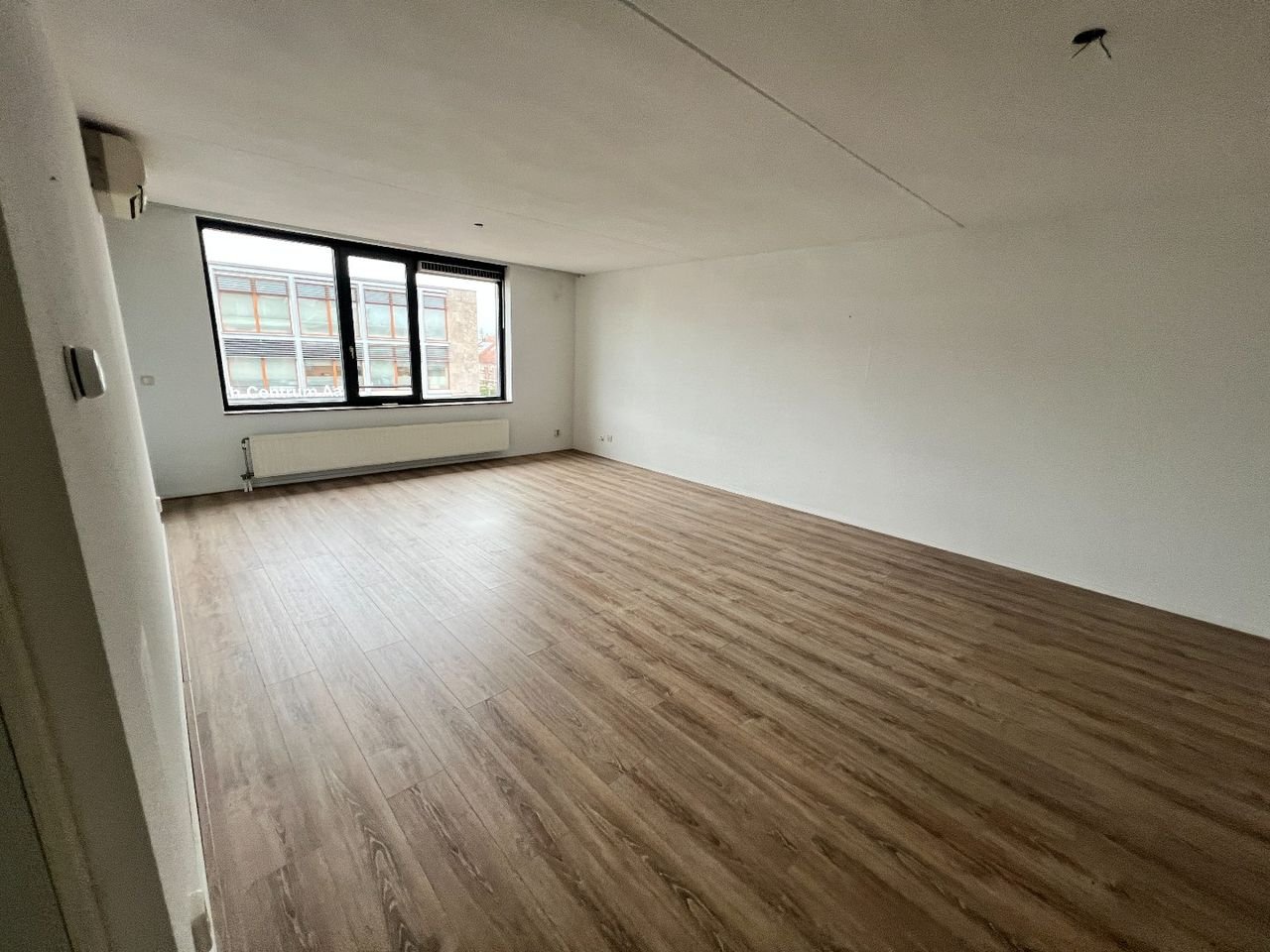 Driekamerwoning met groot balkon - Afbeelding 1