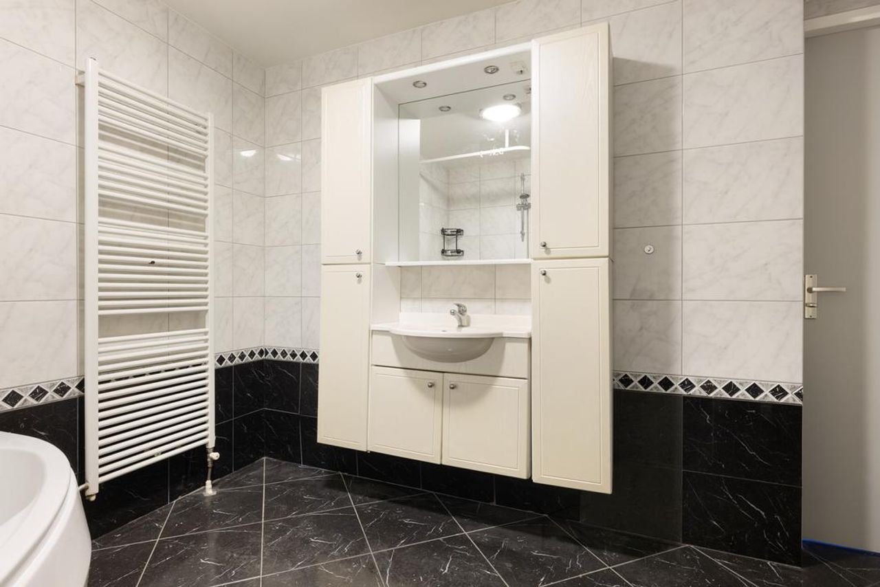 Licht appartement met uitzicht op 't IJ - Afbeelding 23