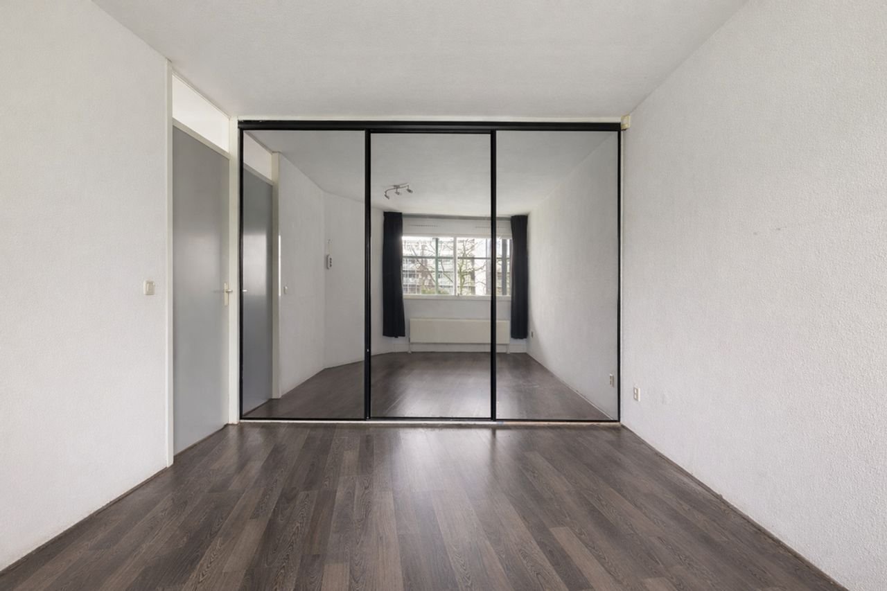 Licht appartement met uitzicht op 't IJ - Afbeelding 16