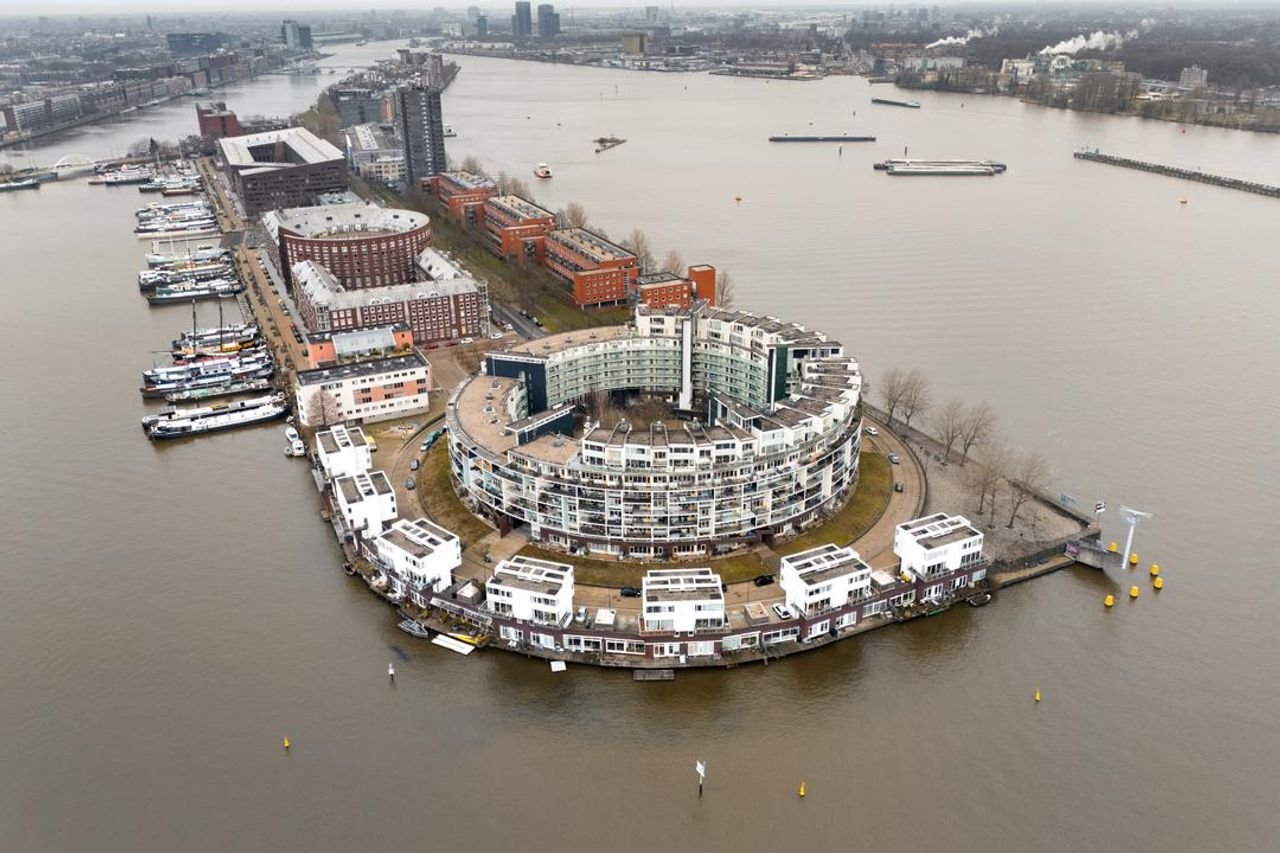 Licht appartement met uitzicht op 't IJ - Afbeelding 27