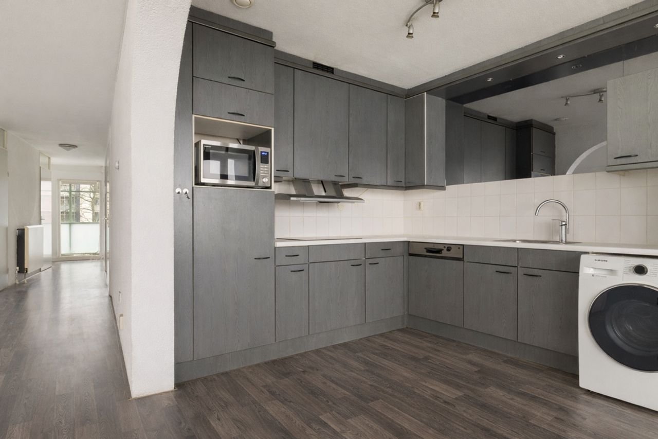 Licht appartement met uitzicht op 't IJ - Afbeelding 10