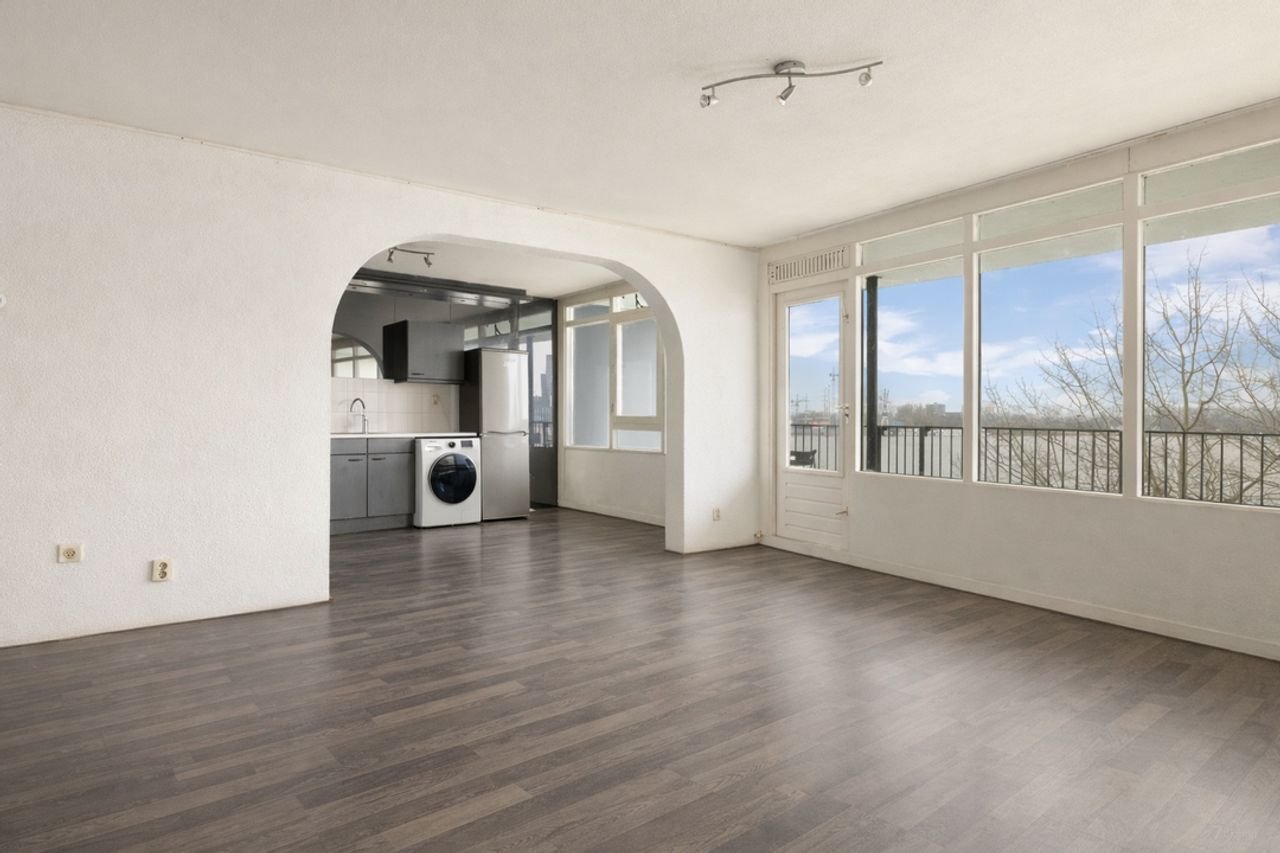 Licht appartement met uitzicht op 't IJ - Afbeelding 5