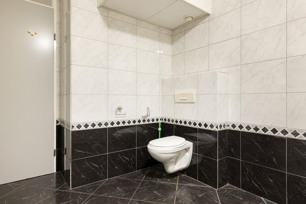 Licht appartement met uitzicht op 't IJ - Afbeelding 24