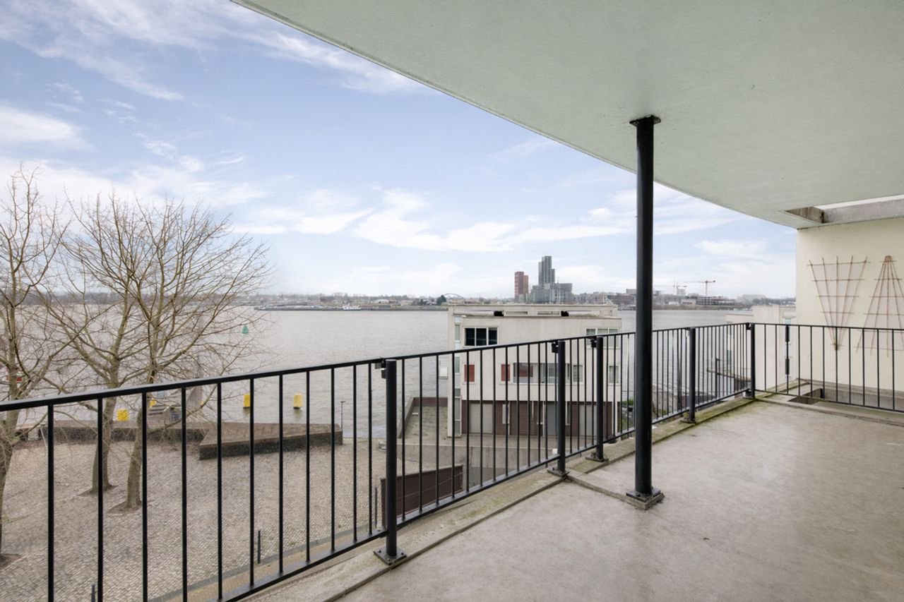 Licht appartement met uitzicht op 't IJ - Afbeelding 13