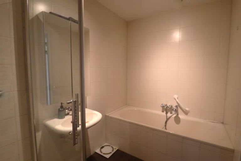 Apartment in Wyck with garage - Image 6