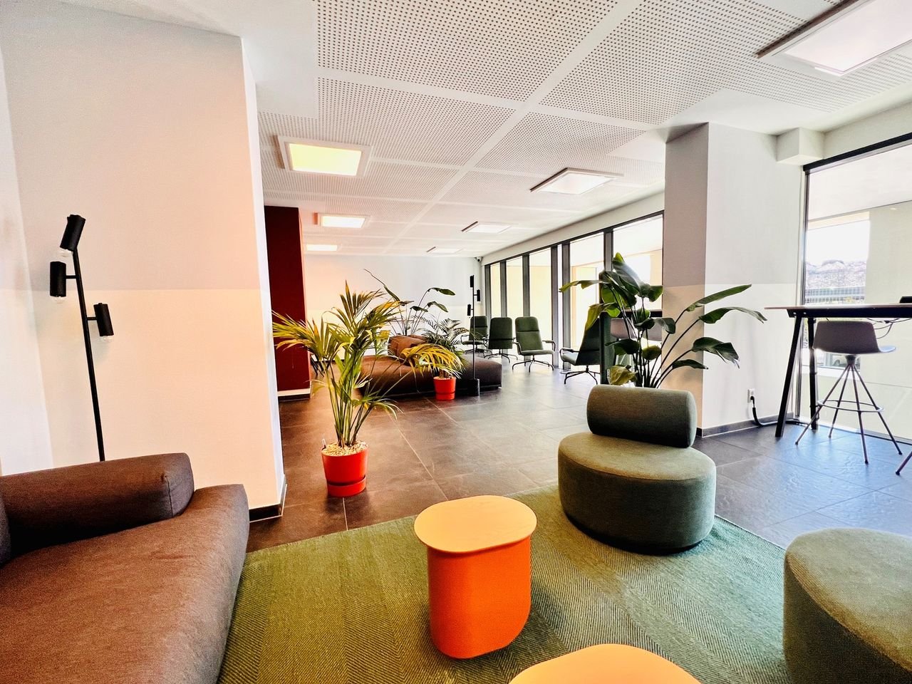 Modern studio in the GO070 complex - Image 22