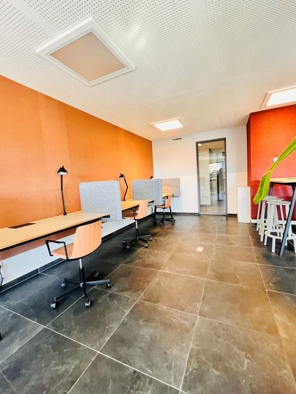 Modern studio in the GO070 complex - Image 23