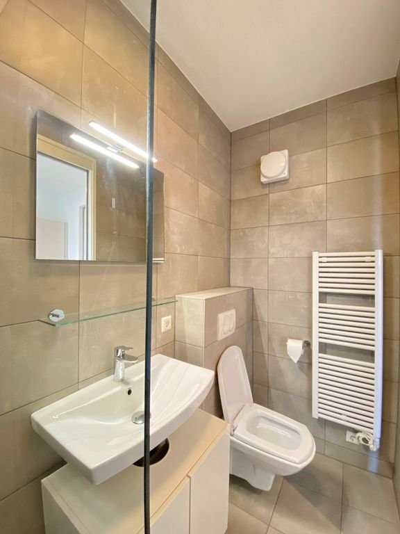 Modern studio in the GO070 complex - Image 12