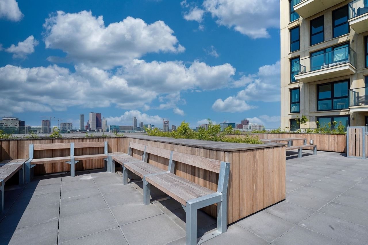 Modern studio in the GO070 complex - Image 25