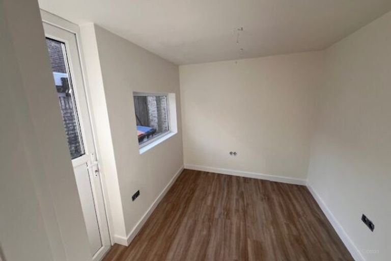 14 m² room with private shower in Korvel - Image 10