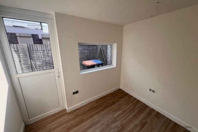 14 m² room with private shower in Korvel - Image 11