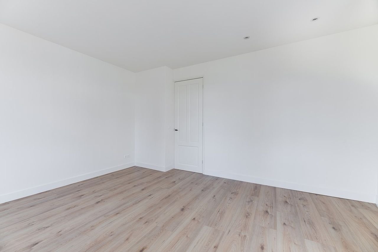 3-story upper house in the Burgwal neighborhood - Image 3