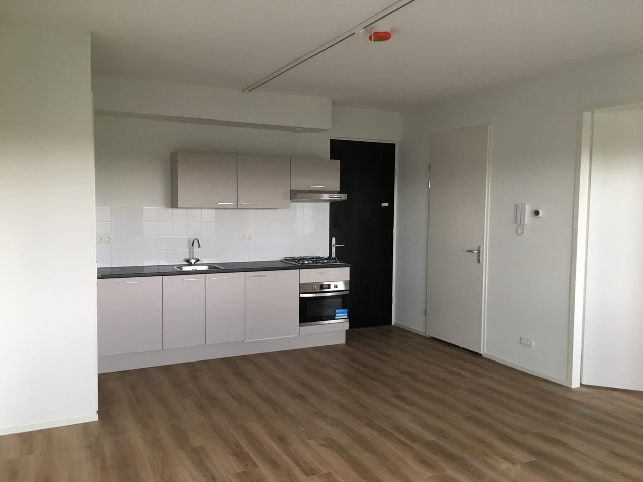 Bright apartment with balcony in De Leyens - Image 6