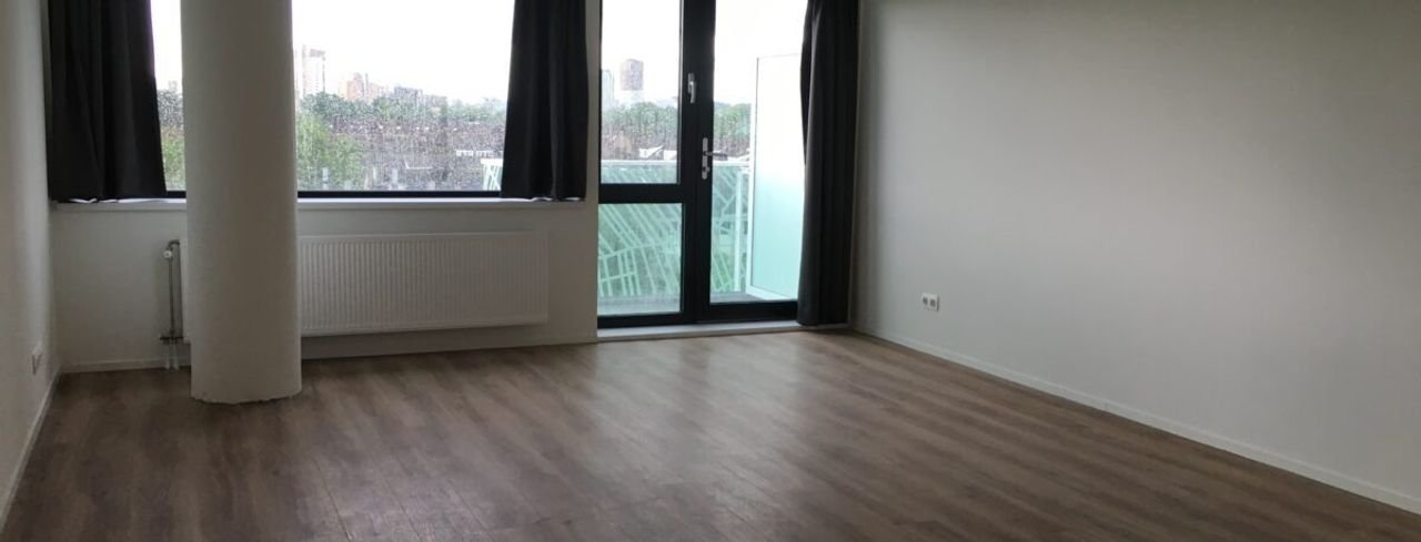 Bright apartment with balcony in De Leyens - Image 4