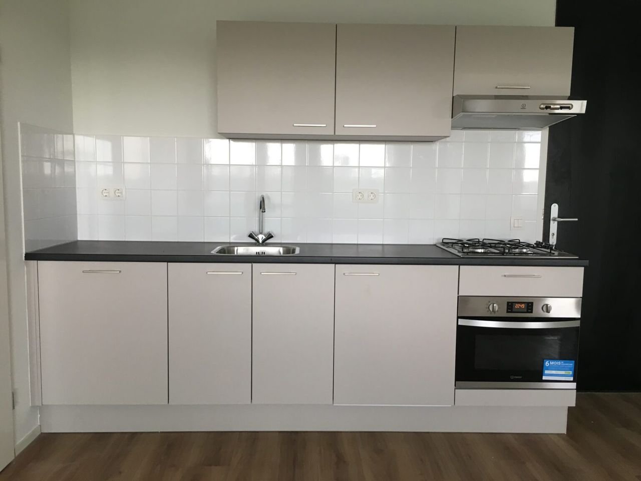 Bright apartment with balcony in De Leyens - Image 7