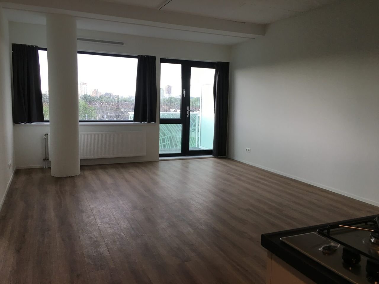 Bright apartment with balcony in De Leyens - Image 3