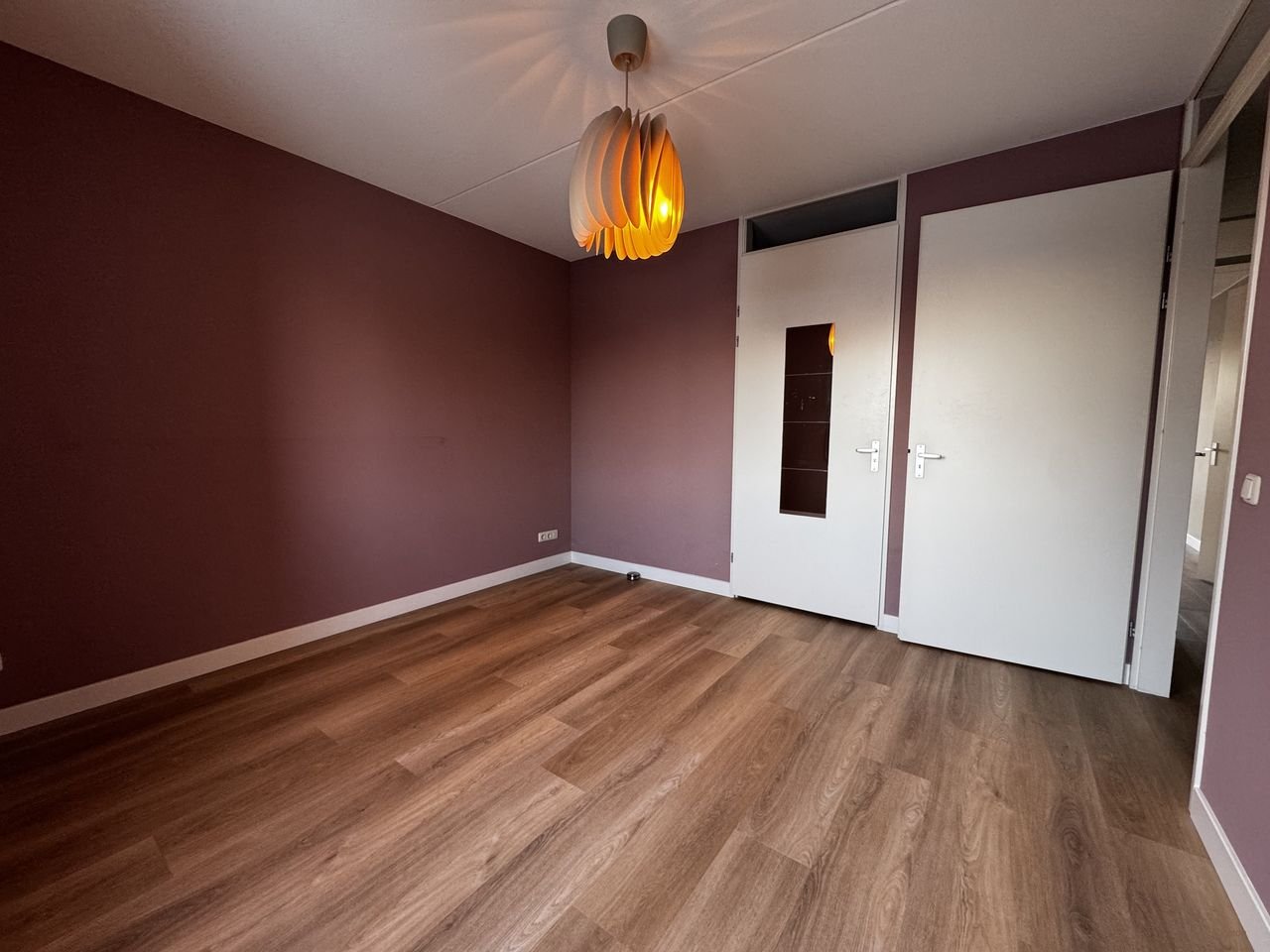 Modern corner apartment with private parking space - Image 4