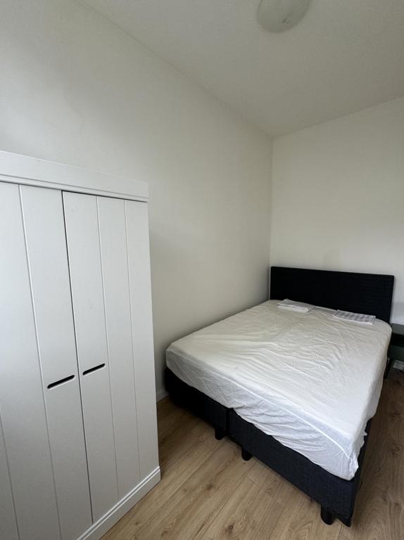 Furnished short-stay home on Middellandplein - Image 10
